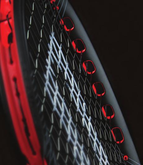 Rakety Premier disponují velkou optimální plochou pro úder, tzv. sweet spot.
