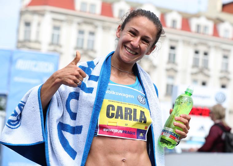 Její osobní rekord 2:36:44, který zaběhla v roce 2013 v Praze, je šestým