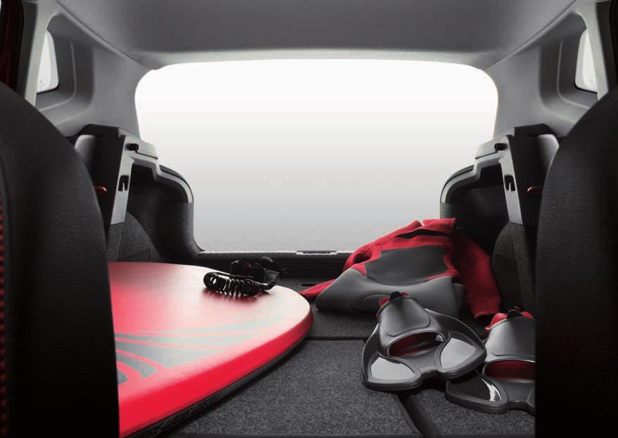 Otevřete střešní okno a vpusťte dovnitř světlo. Elektricky ovládané střešní okno modelu Ibiza vám ukáže cestování z nové perspektivy.
