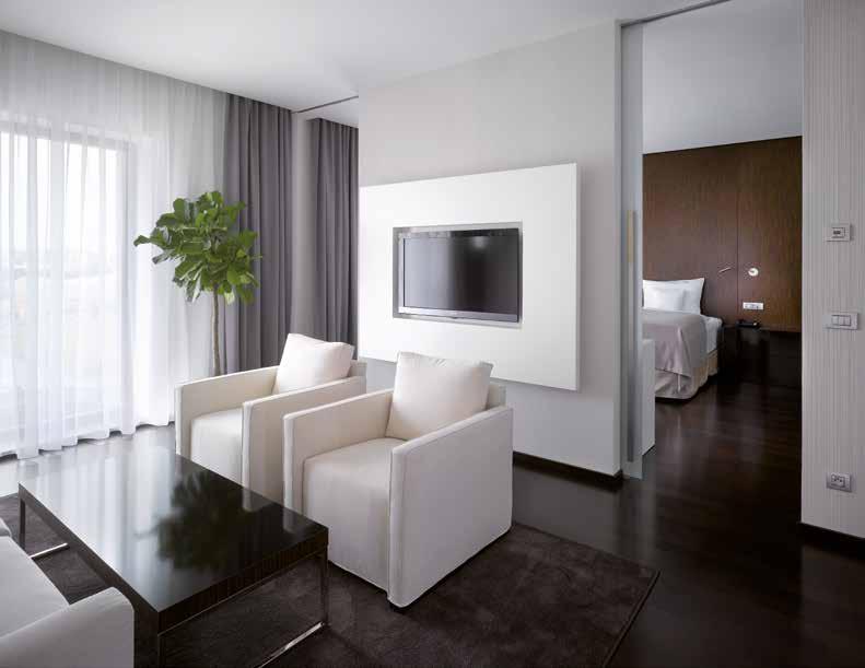 NH Hotel v Olomouci NH Hotel in Olomouc Pro společnost GEMO Olomouc jsme dodali vybavení do 137-mi pokojů, včetně zpracování výrobní dokumentace.