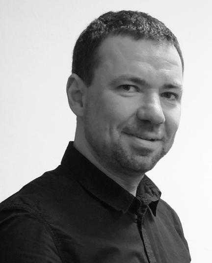 MILUJI SMÍCHOV Má práce mě pořád baví JAKUB KNĚZŮ PRACOVAL ŘADU LET V ČESKÝCH MÉDIÍCH, OD ČESKÉ TELEVIZE PŘES ČESKÝ ROZ- HLAS PO MF DNES.