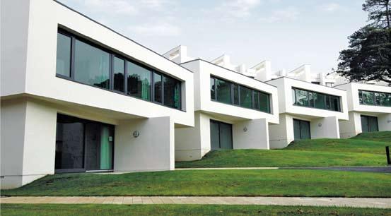 YEAR OF INSTALLATION 2004 OBYTNÝ KOMPLEX CLYNE CASTLE RESIDENTIAL COMPLEX - SWANSEA RIDINGS FEDERATION YATE INTERNATIONAL