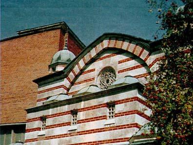 V tomto čase boli známe po celom Uhorsku. V roku 1835 kúpele v Trenčianskych Tepliciach kúpil viedenský finančník Juraj Sina, prebudoval ich a zmodernizoval.