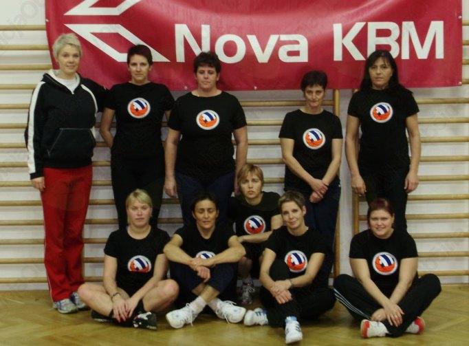 38 MOST/X/33 ŠPORT Bron za mlado šahistko na državnem prvenstvu Asja Čebron obiskuje 2.