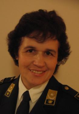Takrat sem spoznala, kako nič ne vemo in kako smo potrebni znanja in izobraževanja, tako moški kot ženske. Opravila sem izpit za gasilca, pozneje na nižjega časnika, vse do višjega častnika.