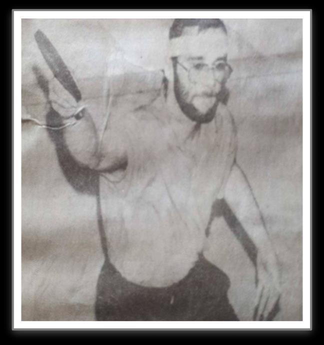 Obrázek 33. Opora Sokola Vodňany A Jaroslav David zachycen při svém silnějším bekhendovém úderu. Zdroj: Kronika Pavla Smolíka, 1984 1999.