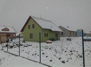 horší poloha; Provedení a vybavení - horší vybavení a ST stav; Vliv pozemku - menší pozemek; Úvaha zpracovatele ocenění - horší nemovitost; 130,00 602 2 500 000 19 231 0,40 7 754 rodinný dům Křtomil,