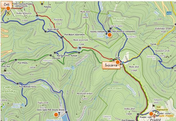 Z Šeráku rovněž vede žlutá značka do Jeseníku (asi 9 km) přes rekreační osadu Bobrovník s pěknou kolibou, restaurací a dvěma jezírky.