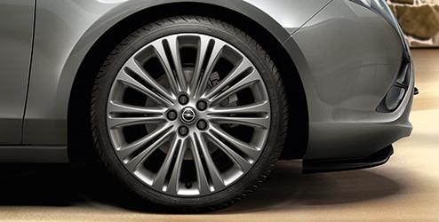 - Design: 5 dvojitých paprsků - Barva: stříbrná - Pro pneumatiky: 235/45 R 18 94W - Rozměry: 8 J x 18 ET 46 - Rozteč šroubů: 5 x 115 13445450 10 02 777 Kč 10027 Elegantní a sportovní s designem 5