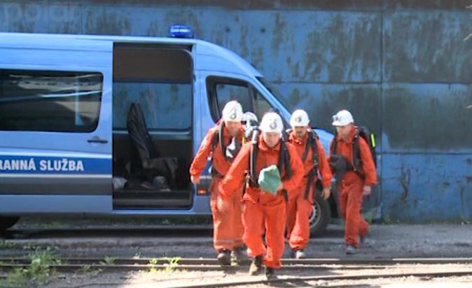 Účinnost všech preventivních opatření proti vzniku průtrží musí být kontrolována průběžnou prognózou.