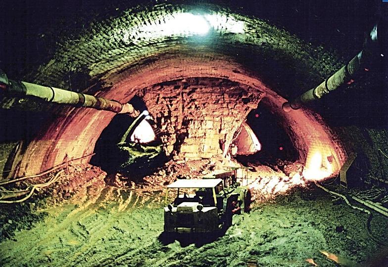 Obr. 26-2: Schéma výstavby Strahovského tunelu 26.3.