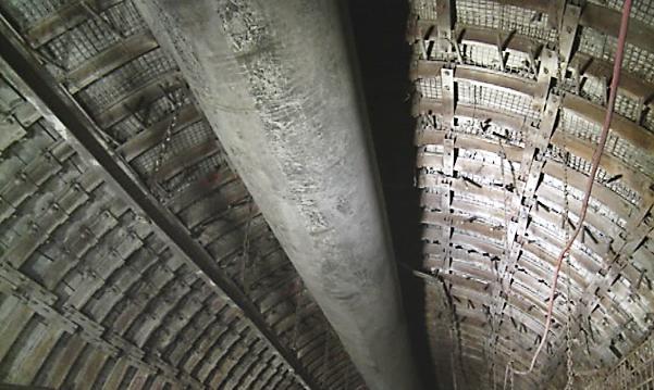 12.12 Větrání neproražených důlních děl (separátní větrání) Neproražené důlní dílo musí být větráno separátním větráním vždy, když není zajištěno stanovené složení důlního ovzduší, nebo když
