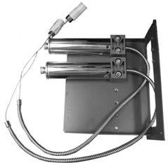 2 10 Úvod Ukazatel tlaku / Regulace tlaku (volitelné) Snímače tlaku tlakových čidel (1b) pro výstupní tlak materiálu se nacházejí na desce hadicových přípojek (šipky).