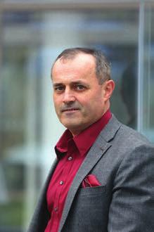 22 Euro 9 29. února 2016 rozhovor Jaroslav Smetana JAROSLAV SMETANA (52) Předseda představenstva a spoluvlastník firmy Albixon. Bazény vyrábí od roku 1996. Firmu vlastní spolu s bratrem Liborem.