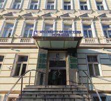Absolventi programu posílí své teoretické základy v několika oblastech psychologie a současně získají specifické znalosti a profesní kompetence, které jim umožní výkon profese psychologa.