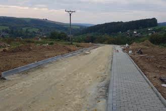 Jedná se o oázu klidu umístěnou v lokalitě s dobrou dopravní dostupností do krajského města Zlína, krásnými výhledy do okolí a základní občanskou vybaveností (škola, školka, obchod).