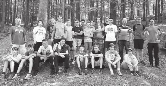 Vše opět připomínalo běžný den ve škole, žáci se loudali sem a tam, někteří se smáli a vesele všechny vítali a ti, kteří se mračí po celý rok, mračili se i v první školní den.