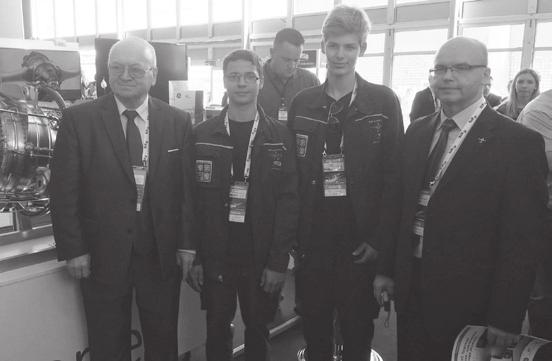 A druhou změnou byla absence našich prváků, ty byste v tento den marně hledali v naší škole. Ty společně s rodiči vítáme v prostorách Panského dvora.