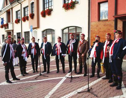 Začíná v pondělí hodového týdne, každý den se učí jeden či dva základní tance a poslední lekce se koná v pátek, aby frekventanti