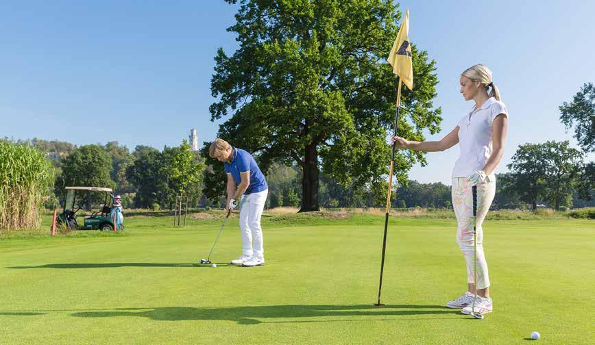 Víte, že Golfový areál v Hluboké nad Vltavou nabízí výuku od skvělých trenérů. Můžete zde získat Zelenou kartu, která opravňuje ke hře na oficiálních hřištích.