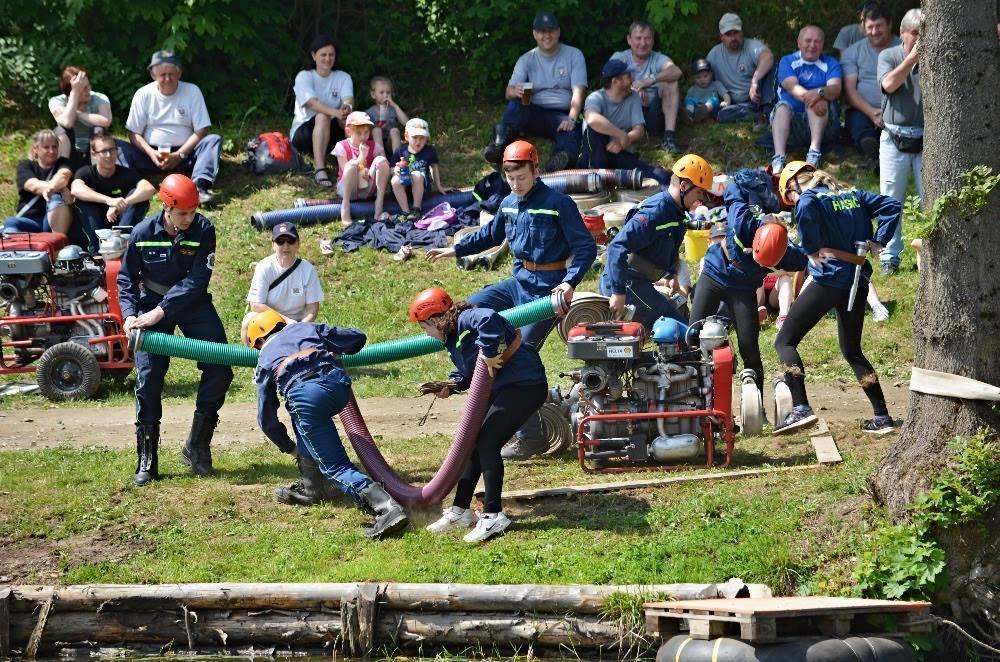 Okrsková soutěž v Uhřínově Dne 12.5.2018 proběhla na Uhřínově tradiční okrsková soutěž v požárním útoku, které se zúčastnilo šest družstev dospělých a jedno družstvo dětí.
