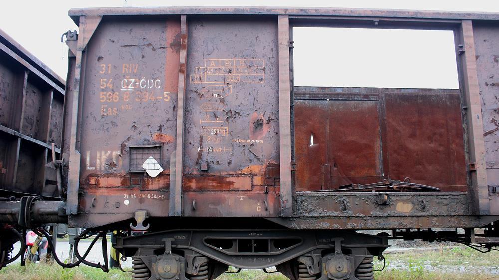 Skříň nákladního vozu Nástavba boční stěna bočnice Příklad: nástavba otevřeného vozu klasické