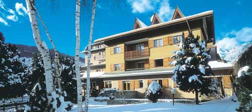 11 ano RESIDENCE SCI SPORT C 137 12 ne RESIDENCE LO CHALET C 137 450 m poloha: Bormio, centrum - 150 m, skiareál Bormio - 450 m, skibus - 50 m vybavenost a služby: recepce (v provozu jen v sobotu a