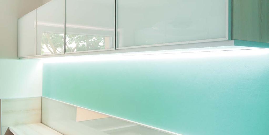 Světelná dna Světelná dna S-Led mini Světelná dna S-Led mini se vyrábějí v tloušťce profilu 21 mm, což se blíží skutečné tloušťce