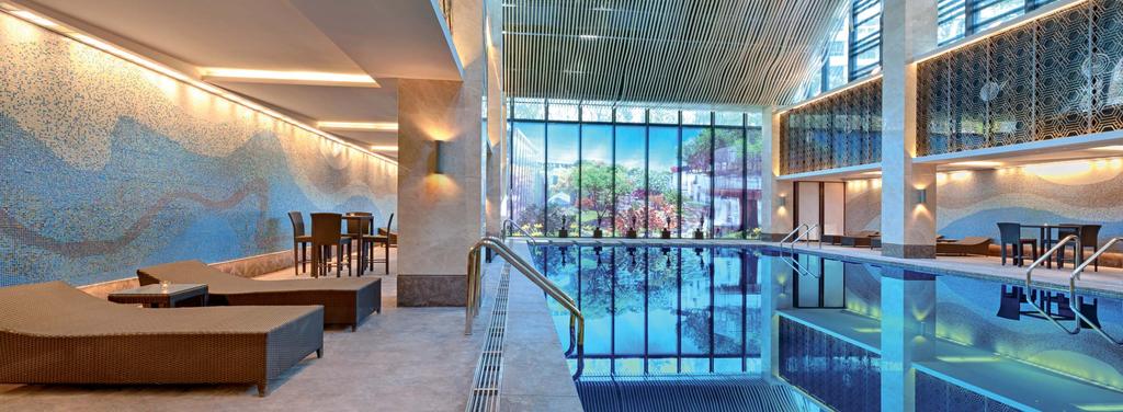 Wellness Nápadité, příjemné a také intimní osvětlení patří do každého relaxačního centra a snad žádné jiné místo nenabízí
