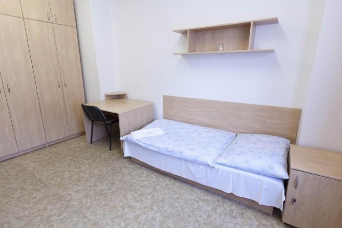 Katalogové číslo: A3 Jednolůžkový pokoj na buňce na koleji v Praze Vysokoškolské koleje Praha Jižní Město nabízí celoroční ubytování pro studenty vysokých škol a hotelové hosty.