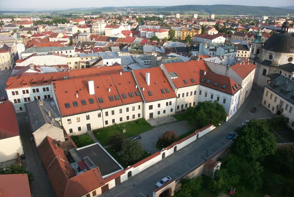 Základní umělecká škola Kroměříž Jánská 31, 767 01 Kroměříž Výroční zpráva o činnosti školní rok 2016/2017 ZUŠ Kroměříž