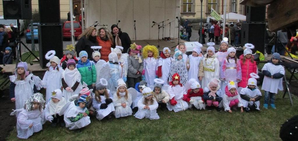 9. DOPLŇKOVÉ AKTIVITY Vlastní aktivity jako součást školního vzdělávacího programu: Jóga pro děti harmonizační cvičení probíhalo 1x týdně pod vedením pedagogické asistentky Margity Lupoměské.