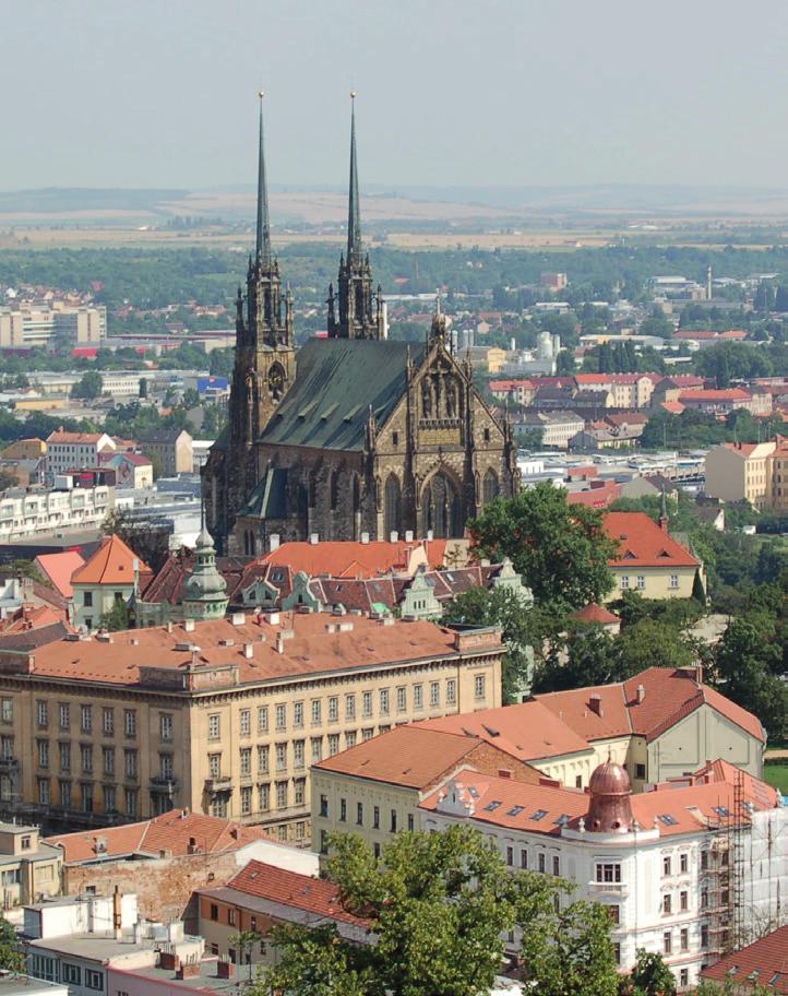 8 PRAHA Ceny nových bytů v Praze vzrostly za uplynulý rok téměř o 15 tisíc korun za metr čtvereční Nejvíce bytů se poprvé v historii neprodalo v centru hlavního města.
