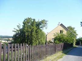 koeficient 0,75; Vliv pozemku - větší pozemek - koeficient 1,05; Úvaha zpracovatele ocenění - podobná nemovitost - koeficient 0,90; Zdůvodnění koeficientu Kc: Redukce pramene ceny - oceňovaný objekt;