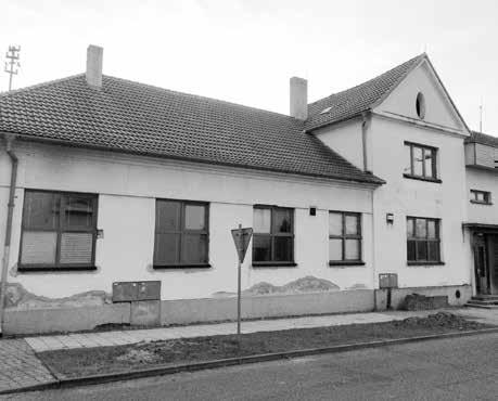 Z OBCE S končícím obdobím vegetačního klidu proběhla v lokalitě U Jezérka rozsáhlá kácecí akce. Kolem tohoto nebeského rybníku byly odstraněny všechny topoly, které již byly v mýtním věku.