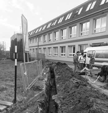 Baťovka v okopech Po dlouhé zimě (leden: min. -6,1 C, max. 13,3 C, průměr 2,3 C, únor: min -12,6 C, max.