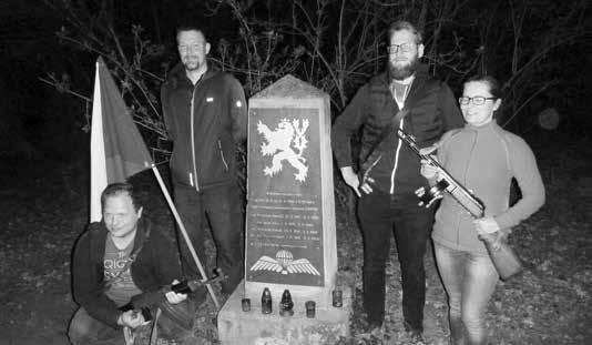 Po ukončení stavebních prací bylo patrno, že veřejné zeleně je poskrovnu, nějak toho asfaltu a betonu bylo přespříliš.