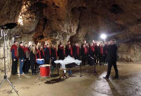 Jeskyně Výpustek Robert Dvořáček Rok 2016 byl devátým rokem trvalého návštěvnického provozu jeskyně Výpustek. Byl zajišťován třemi stálými zaměstnanci, v sezóně pak 16 průvodci brigádníky.