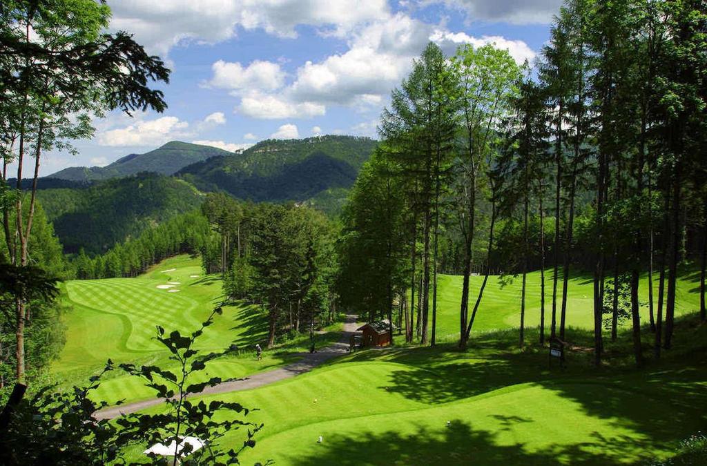 Race to Adamstal 2019 Kalendář turnajů Golf Masters 2019 26. 4. 2019 Mstětice Texas 2 27. 6. 2019 Mnich 16. 5.