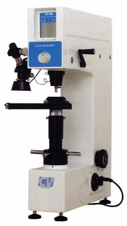 UNIVERZÁLNÍ TVRDOMĚR TYP CV-700 Analogový tvrdoměr pro měření Rockwell, Brinell a Vickers Stolní tvrdoměr s mrtvým zatížením Kombinace metod Rockwell, Brinell a Vickers Posuvný stolek mezi vnikavím