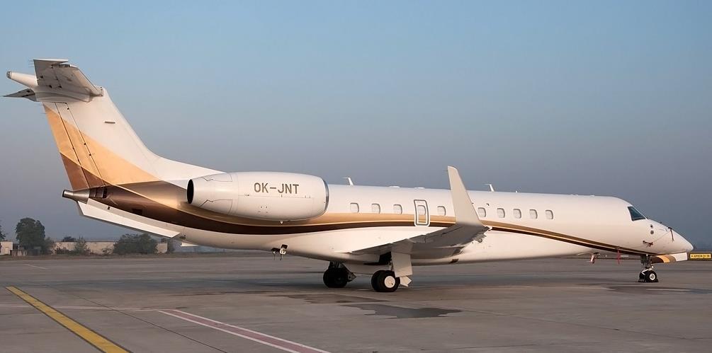 Incident EMB 135 - pokračování Pilot přerušil vzlet a vrátil se s letadlem na stojánku.