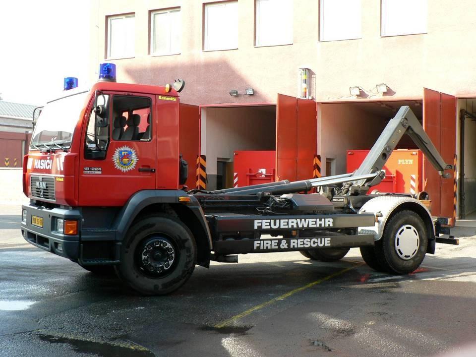 Kontejnerový automobil MAN 18.