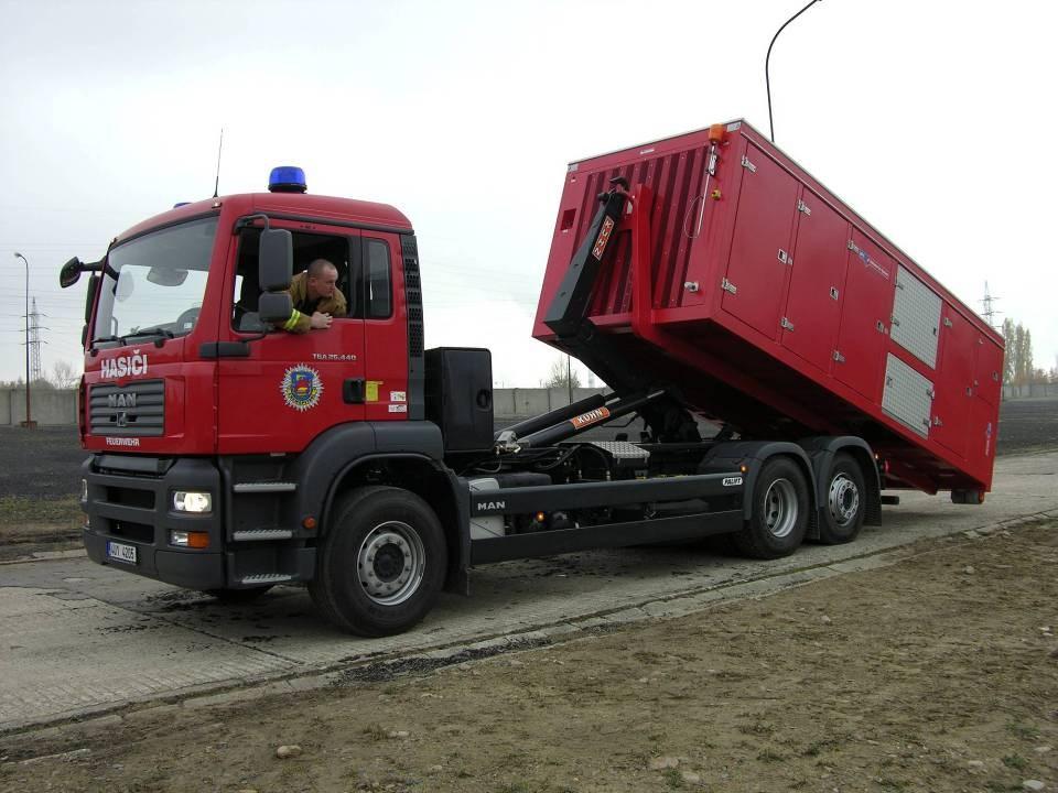 Kontejnerový automobil MAN TGA 26.