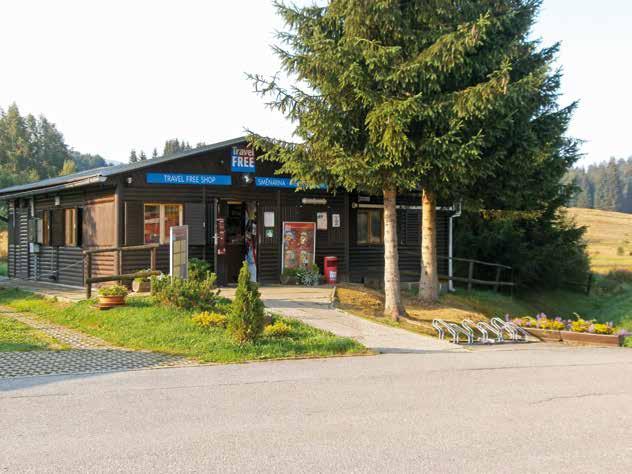 6 7 Modrava Hotel Modrava Rodinný hotel Modrava je správnou volbou pro rodinný pobyt. Kromě samotného ubytování tu totiž najdete taky saunu, whirlpool, kulečník nebo šipky.