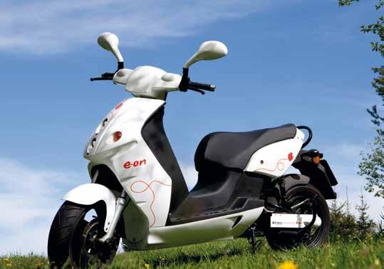 E.ON sleva 30 % E.ON sleva 10 % Akční nabídka: Parametry elektroskútru: typ: E.ON E max Li+ dojezd*: 40 60 km max.