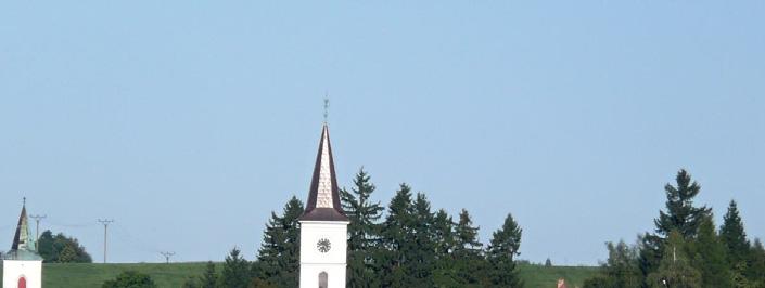 dřevěné konstrukce krovu kostela a, v porovnání s ostatními metodami, i k