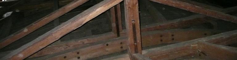Tou se sledovalo především tepelné zatížení bedněného klenutí interiéru kostela z hlavní lodi a jeho reakce na zahřívání.(obr.16 21). Obr.