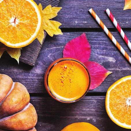 Energetické pomerančové smoothie s bazalkou a ananasem 5 pomerančů 1 ananas 3 snítky bazalky Oloupejte pomeranče a ananas.