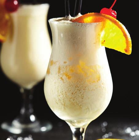Piňa Colada 3 hrnky kokosového mléka vanilkový lusk třtinová panela 30 g čerstvých datlí 0,5 l šťávy z ananasu Všechny ingredience vložte do stolního mixéru a mixujte do té doby, než získáte