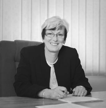 Maminka Marie byla dcerou Karla Václava Kuttana, obchodníka se stavebninami, básníka a spisovatele. Otec Jan pracoval jako řídící učitel ve Lžíně, České Kubici, v Českém Krumlově, později v Kaplici.